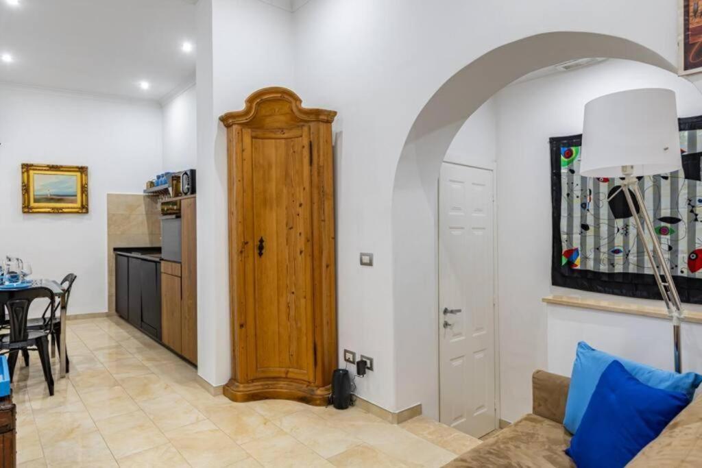 Stradivari Apartment Rom