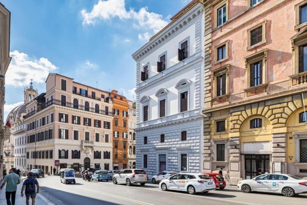 Apartment Stradivari Rom